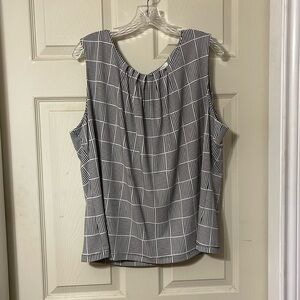 Ladies sleeveless blouse